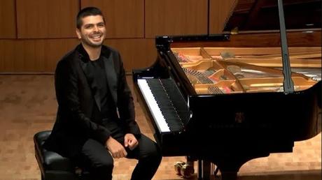#Musica: El pianista venezolano Kristhyan Benitez es galardonado con el #GrammyLatino al Mejor Álbum de Música Clásica #Musica: El pianista venezolano Kristhyan Benitez es galardonado con el #GrammyLatino al Mejor Álbum de Música Clásica