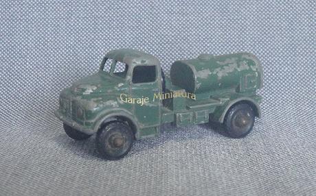 Camión militar cisterna Austin K9 de Matchbox