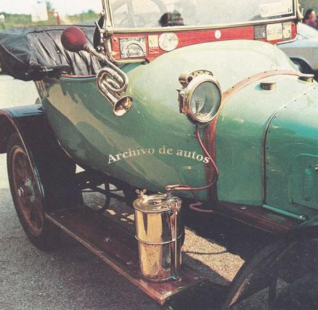 La evolución de los faros delanteros de los automóviles La evolución de los faros delanteros de los automóviles