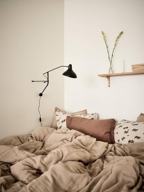 delikatissen vintage verde empolvado scandinavian tiny kitchen scandi green pintura verde cocina paredes verdes green kitchen estilo nórdico colores decoración verde cosy kitchen cosy decor  