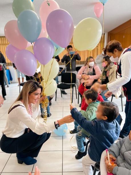 DIF Estatal lleva alegría a niñez en condición de orfandad