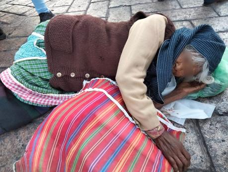 Atropellan a mujer en el Centro , buscan a sus familiares