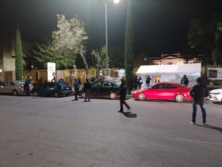 Por orden judicial, retiran con policías plantón instalado en Avenida Carranza