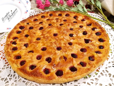 TARTA DE FRAMBUESAS Y HOJALDRE CON CREMA DE ALMENDRAS