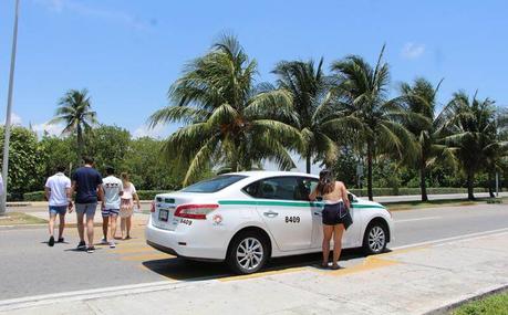 Taxi a costa mujeres