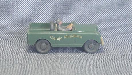 Land Rover 88 Serie II de la marca alemana Wiking y de la escala 1:87