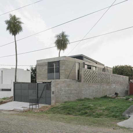 Casa desnuda, Ysapy, Valle Ybate, Lambaré, Asunción, Paraguay / Penta Arquitectura