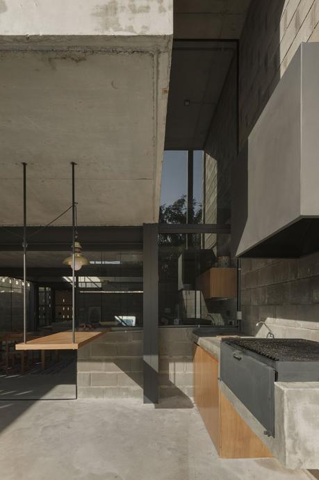 Casa desnuda, Ysapy, Valle Ybate, Lambaré, Asunción, Paraguay / Penta Arquitectura 32_Casa Desnuda_Penta - © Federico Cairoli (low)