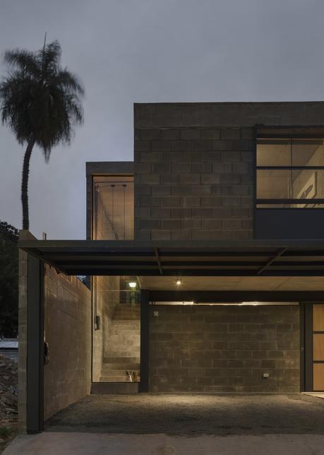 Casa desnuda, Ysapy, Valle Ybate, Lambaré, Asunción, Paraguay / Penta Arquitectura 44_Casa Desnuda_Penta - © Federico Cairoli (low)