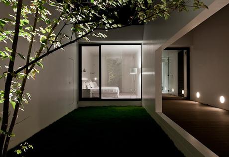 PATIOS MODERNOS Y EFECTOS DE LUZ / Modern Courtyards With Light Effects