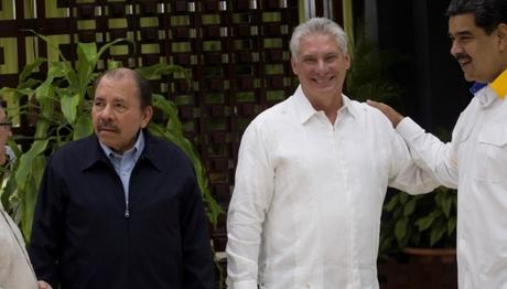 El encantamiento de los Cesares