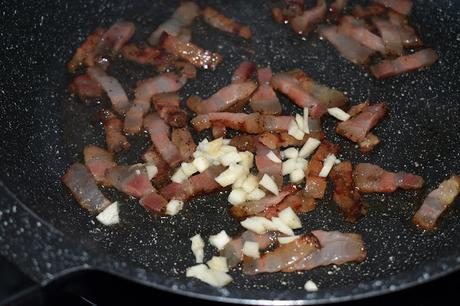 Pasta con panceta nata y nueces