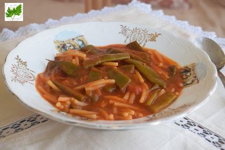 Sopa  Tomate con Judías Verdes y Fideos