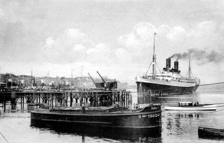 Vapor en la bahía de Santander