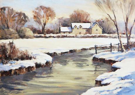 Un rio helado la lado de un paisaje con arboles y una casa de madera, todo cubierto de nieve