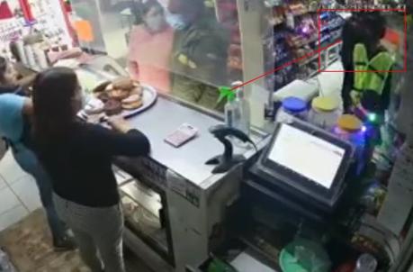 (Video) Asaltan la panadería de Los Pollitos en San Lorenzo
