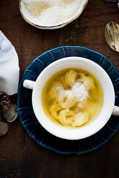 TORTELLINI IN BRODO