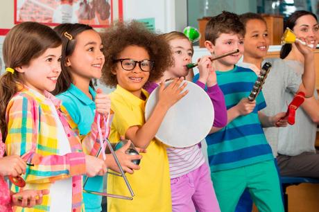 Aprender a tocar un instrumento es beneficioso para niños con deficiencia auditiva