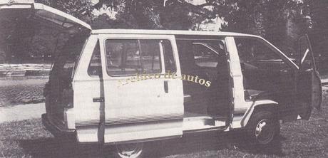 Toyota Lite Ace para diez pasajeros importado en el año 1987