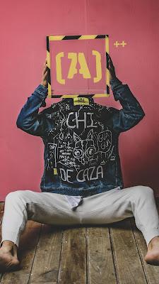 [A]cotadas. Ropa pintada a mano