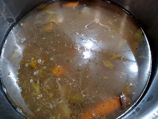 FONDO OSCURO (CALDO, CONSOMÉ)