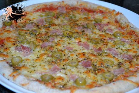 Pizza de jamon y queso integral