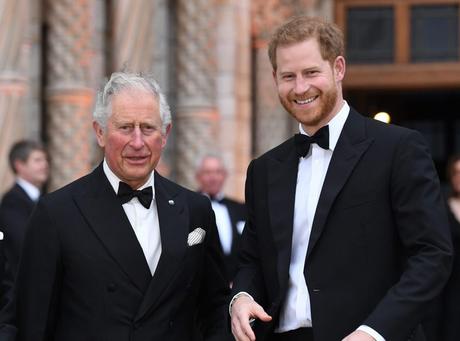 Aumentan la tensión en la familia real tras la mala relación entre el Principe Carlos y su hijo Harry