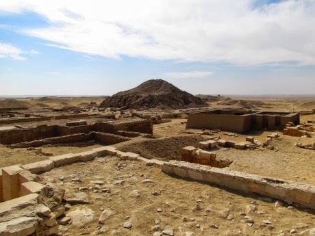 La pirámide escalonada en Saqqara, Egipto