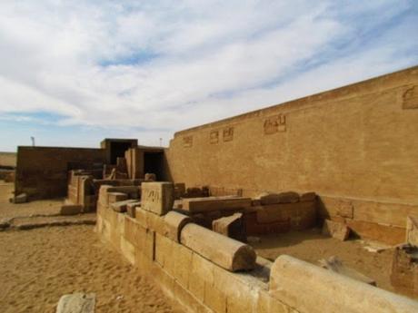 La pirámide escalonada en Saqqara, Egipto