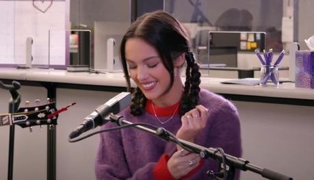 Olivia Rodrigo interpreta cuatro temas de ‘SOUR’ en Tiny Desk (Home) Concert Olivia Rodrigo en directo