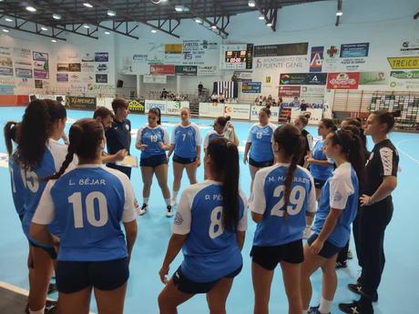 Un mes después, el senior femenino retoma la competición