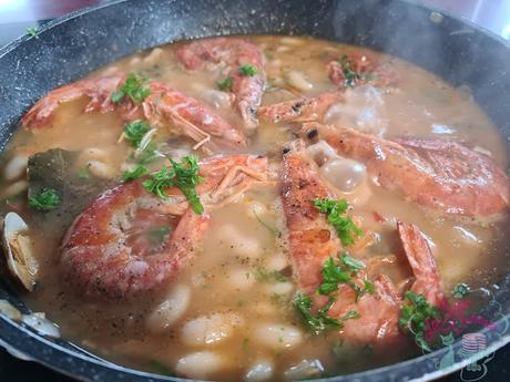 ALUBIAS CON ALMEJAS Y GAMBAS
