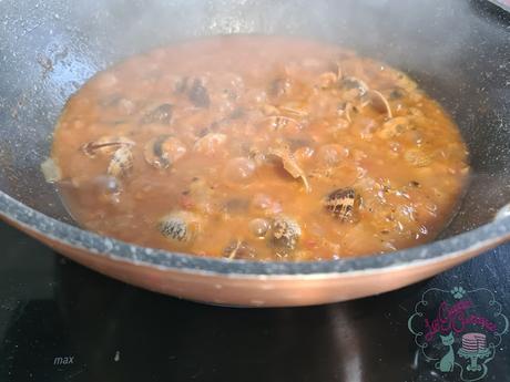 ALUBIAS CON ALMEJAS Y GAMBAS