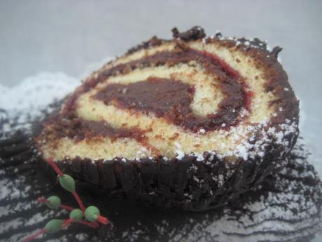 TRONCO DE NAVIDAD CON  FRAMBUESA  Y TRUFA COCIDA