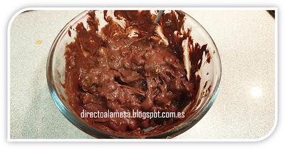 Rocas de chocolate, turrón y nueces
