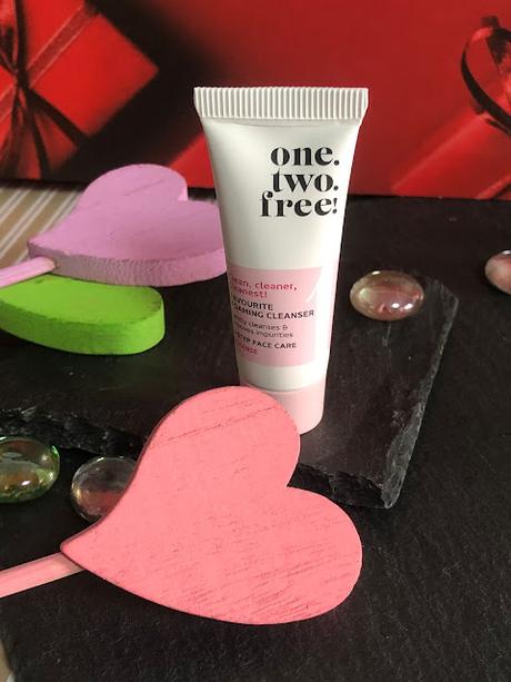 13. ONE.TWO.FREE! Favourite Foaming Cleanser.  Calendario Adviento 2021 Douglas.