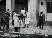 Fotografías antiguas Madrid: ¡Mira pajarito!