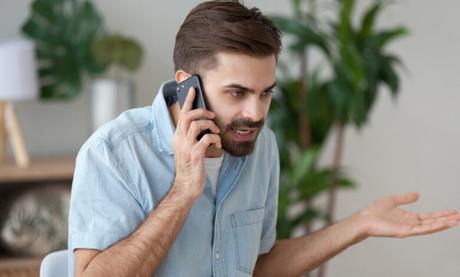 Estas son las claves para que no nos engañen al cambiar de compañía telefónica, según la OCU