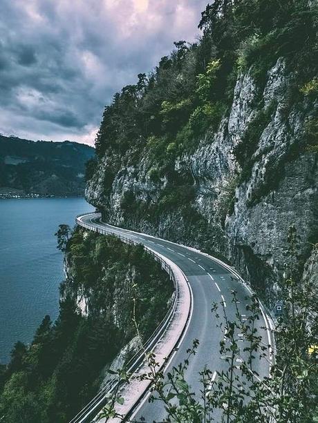 Puede ser una imagen de naturaleza y carretera