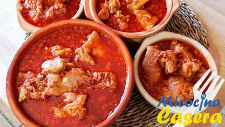 Manitas de cerdo en salsa al estilo andaluz