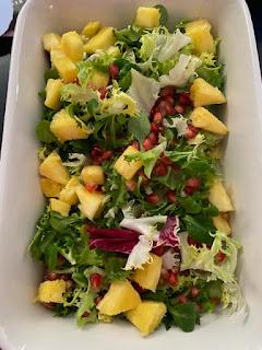 ENSALADA CON VIEIRAS Y PIÑA