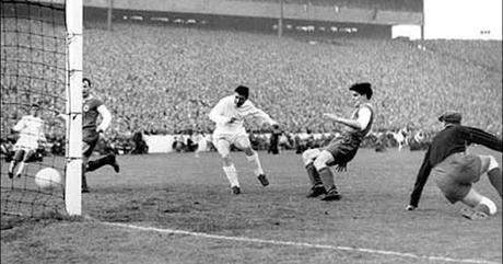 EL SUPUESTO PODER DE FRANCO EN EL FÚTBOL ESPAÑOL Y EUROPEO EL SUPUESTO PODER DE FRANCO EN EL FÚTBOL ESPAÑOL Y EUROPEO