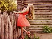 como vestir vestido rojo