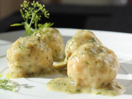 Albóndigas de bacalao en salsa verde