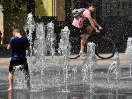 Alertan sobre altas temperaturas en la zona norte, centro y sur de Chile