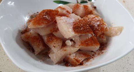 Ponemos el pollo para salpimentar