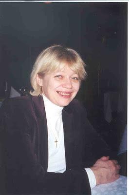 A Tamara, flor ucraniana que adorna la Navidad en Valencia