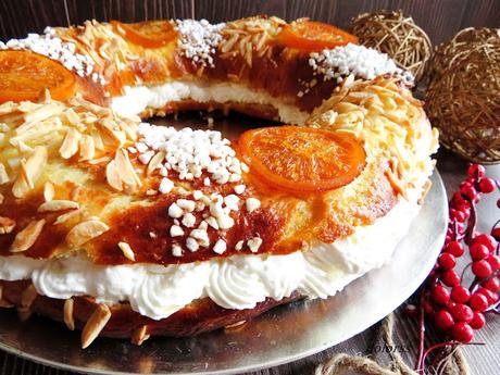 Roscón de Reyes o Tortell de Reis relleno de nata con naranja confitada,  el mejor