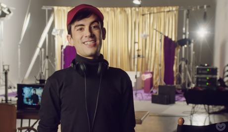 Option contrata al actor porno más buscado este año en Pornhub en Chile