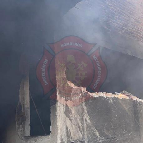 Se registra incendio en local abandonado de Avenida Muñoz